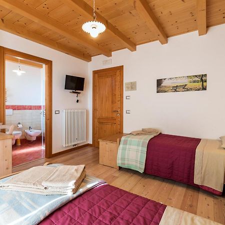 Locanda "Al Terrazzo" Erbezzo Bagian luar foto