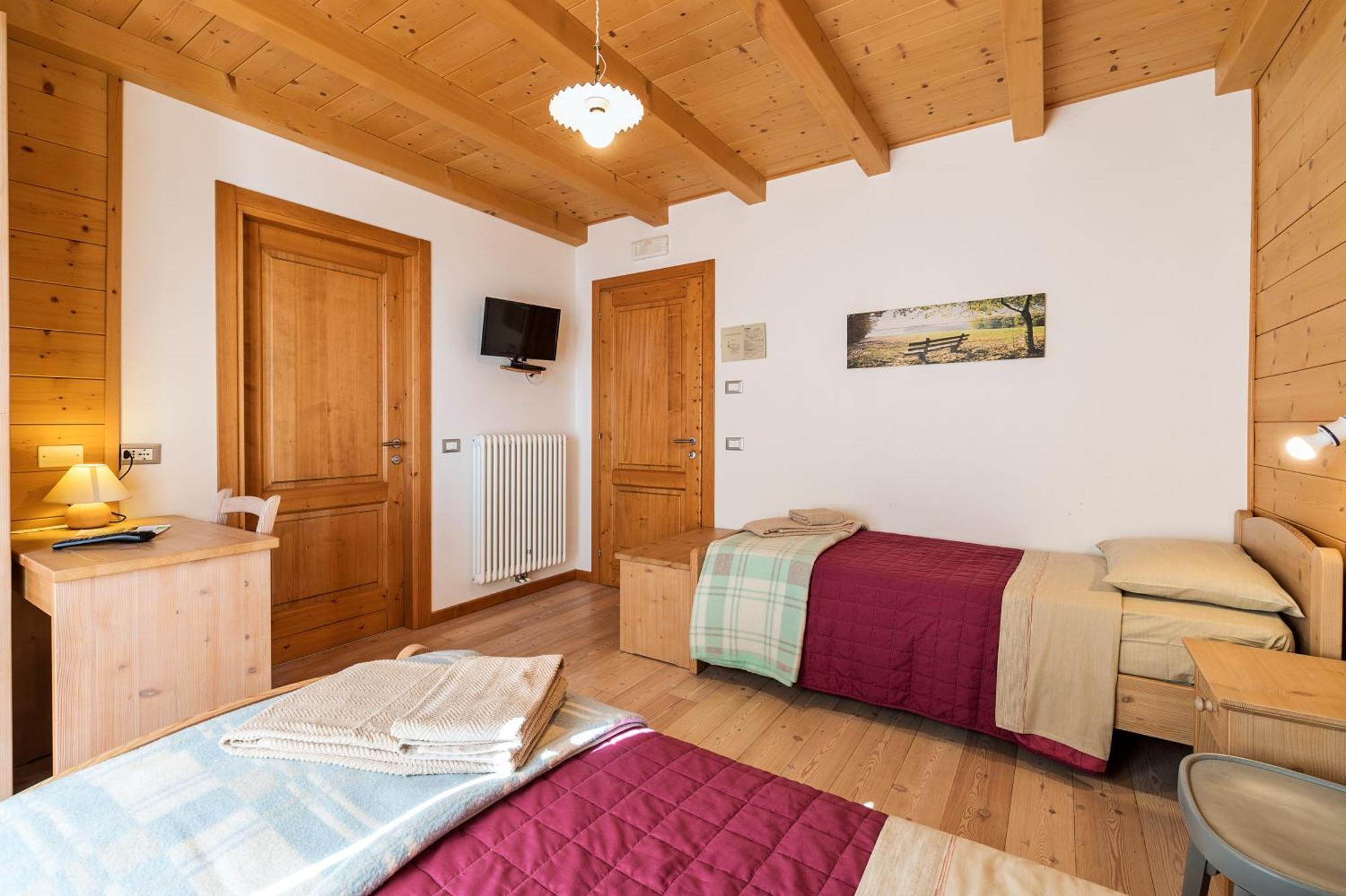 Locanda "Al Terrazzo" Erbezzo Bagian luar foto